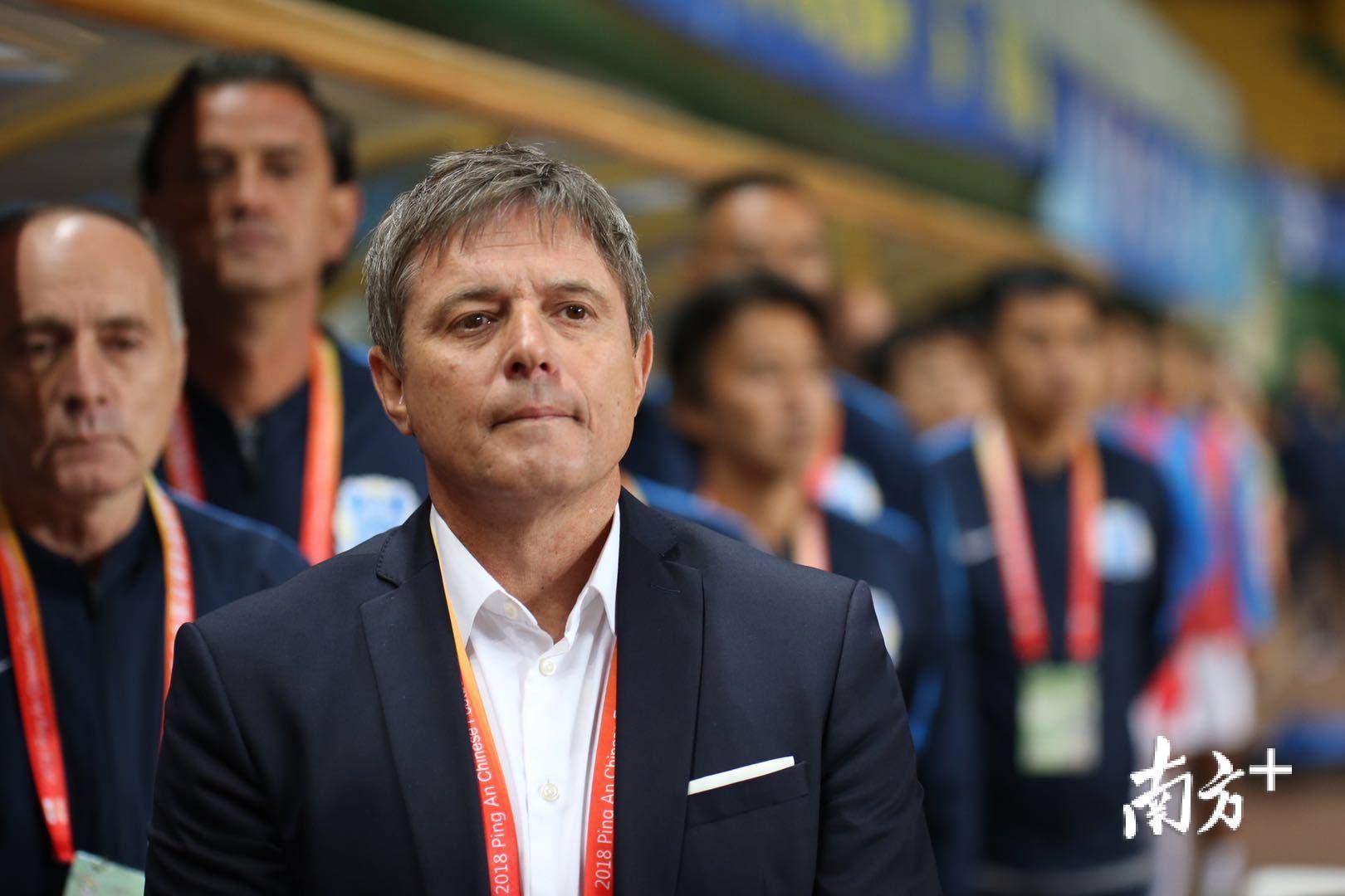 湖南湘涛主场惨败广州富力,继续垫底 湖南湘涛主场惨败广州富力,继续垫底