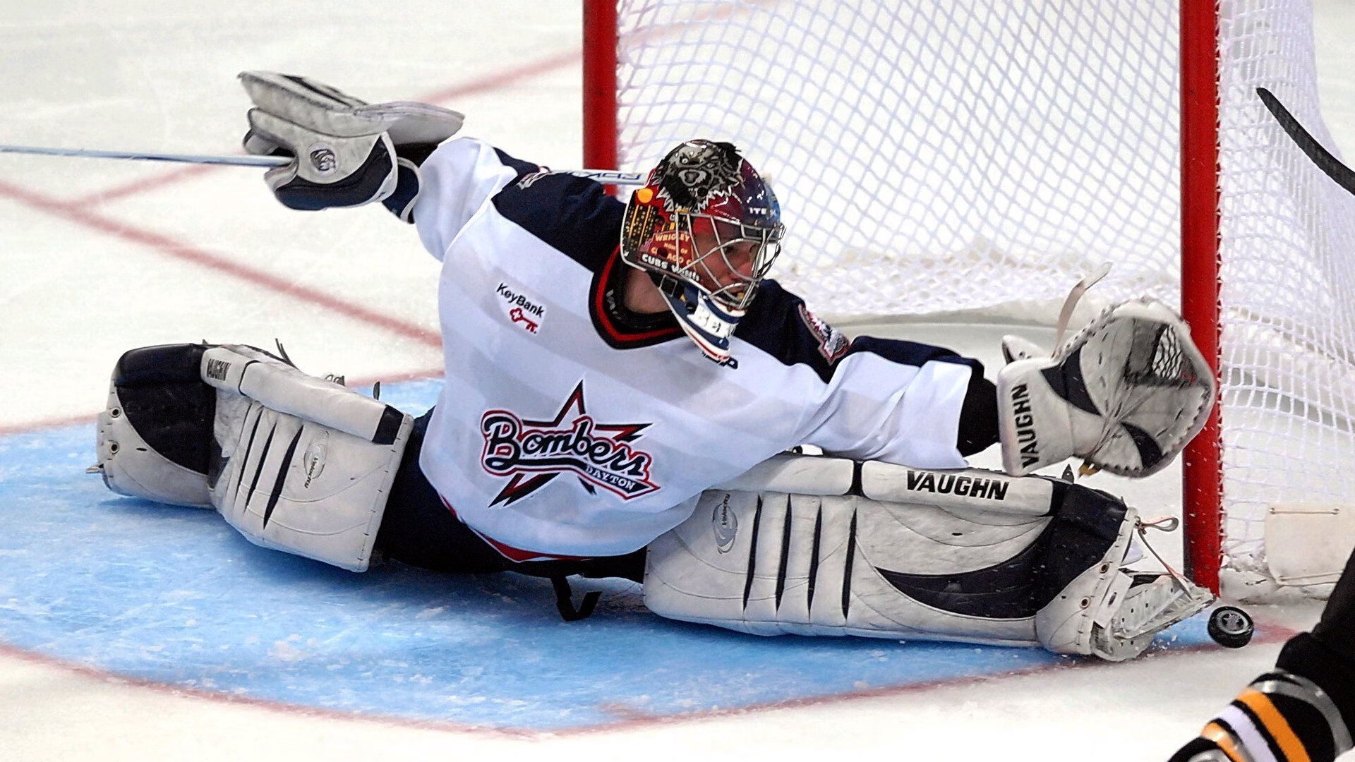 马克西末节狂飙定乾坤，黄蜂生死战险胜上海队