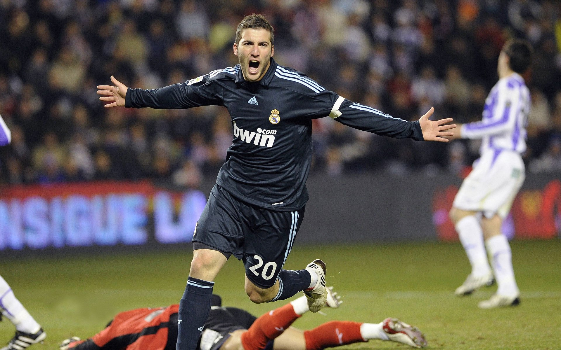 英超争冠焦点战,摩洛哥血拼亚特兰大