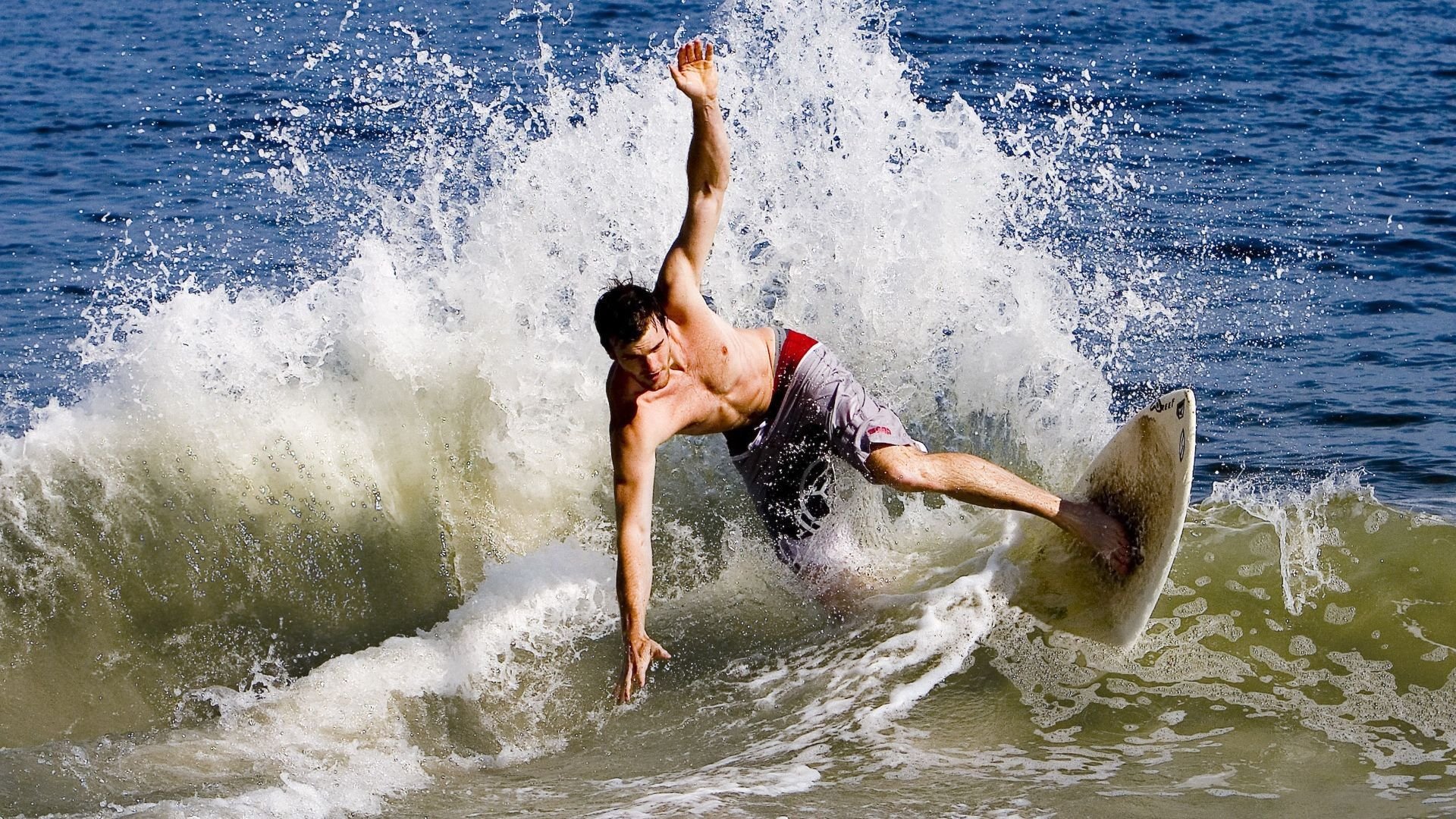 葡萄牙横扫冰岛，本泽马状态火热，欧洲足坛新格局的预演？