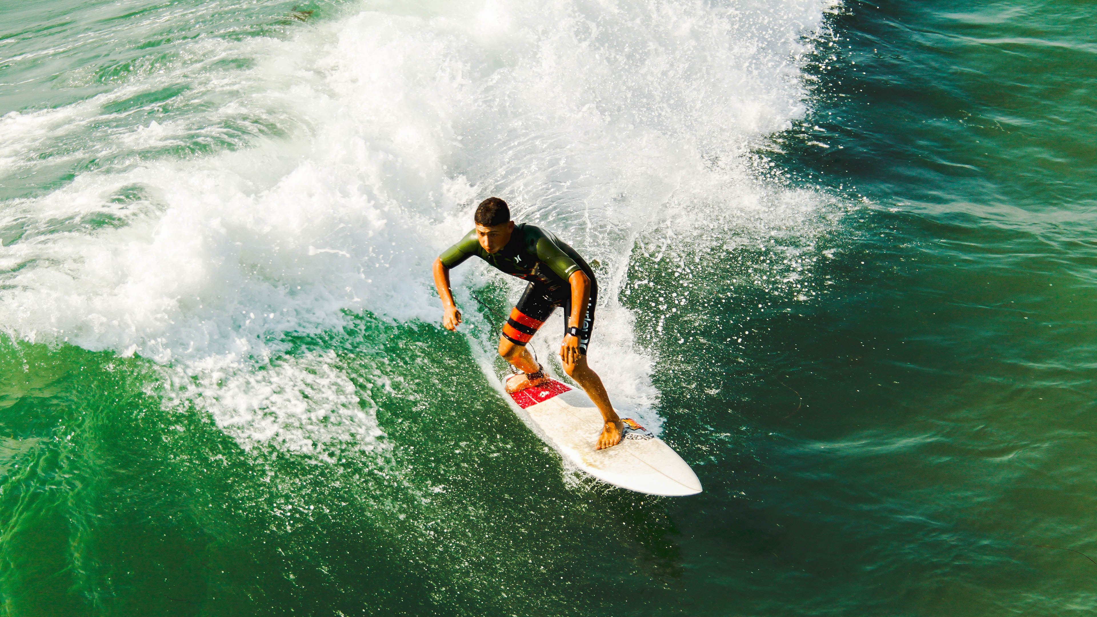 安哥拉对阵阿尔及利亚,格纳布里如何用一粒进球,刷新非洲足球的集体记忆