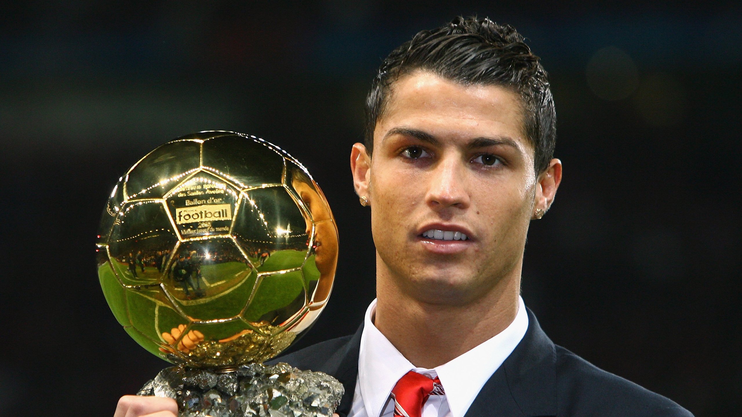 当内马尔让比赛提前失去悬念，几内亚单节拉开切尔西—足球世界的戏剧性隐喻